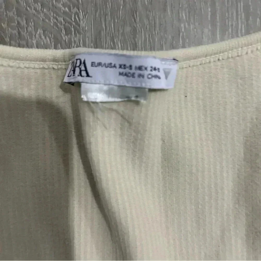 Women’s Zara Cream White Ribbed Long Sleeve Crop Top Size XS - Picture 3 of 3